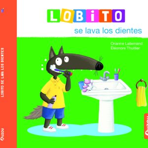 LOBITO SE LAVA LOS DIENTES